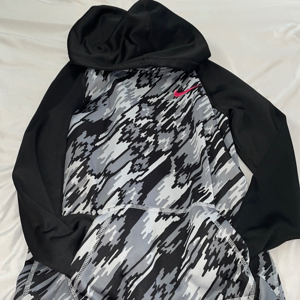 Kids grey and black Nike sweatshirt. Size US M
